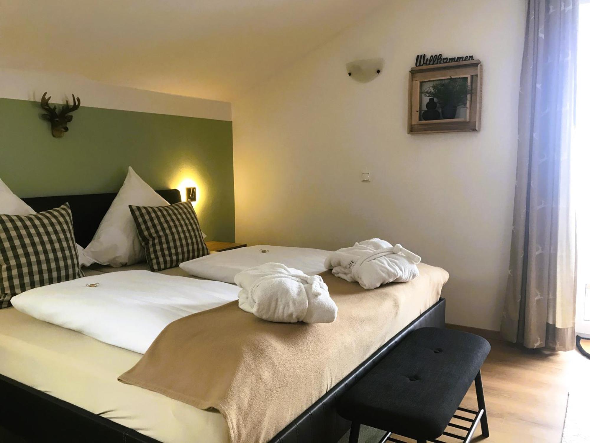 Zur Neuen Post Landgasthof Herzogsreut エクステリア 写真